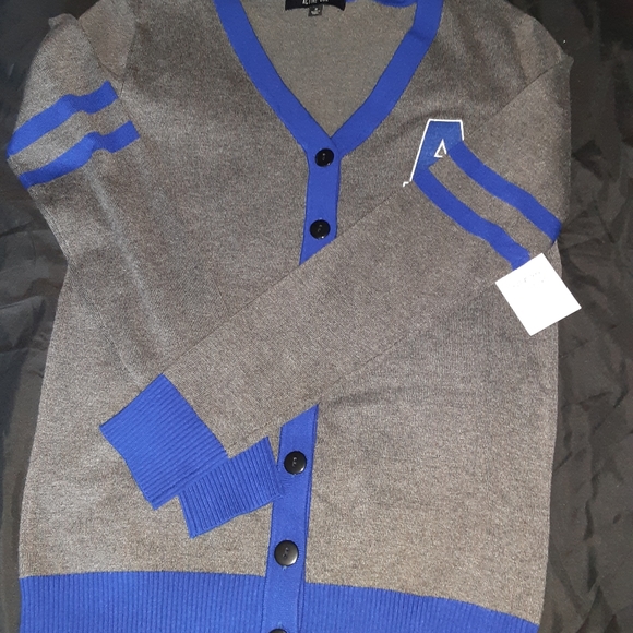 Cardigan - Picture 2 of 4